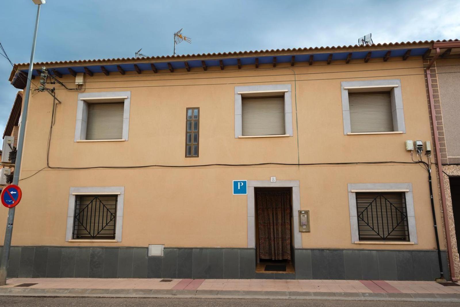 Pension Discoves Pinseque Bagian luar foto